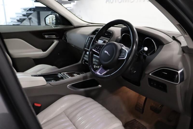 JAGUAR F-PACE 2.0 D180 Portfolio 2017