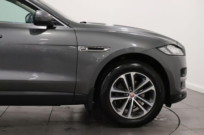 JAGUAR F-PACE 2.0 D180 Portfolio 2017