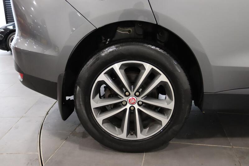 JAGUAR F-PACE 2.0 D180 Portfolio 2017
