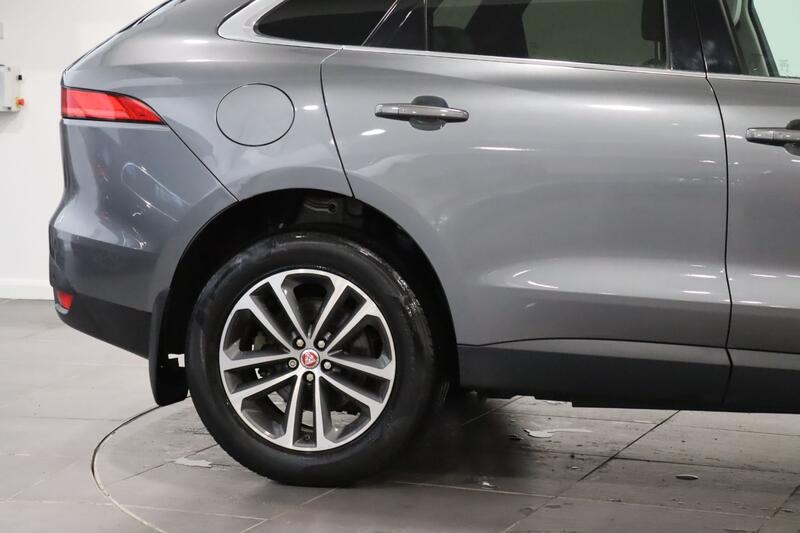 JAGUAR F-PACE 2.0 D180 Portfolio 2017