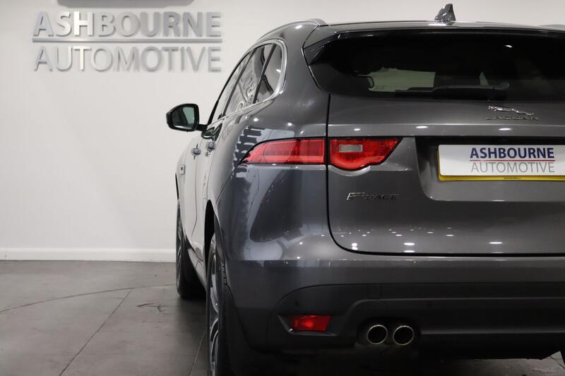 JAGUAR F-PACE 2.0 D180 Portfolio 2017