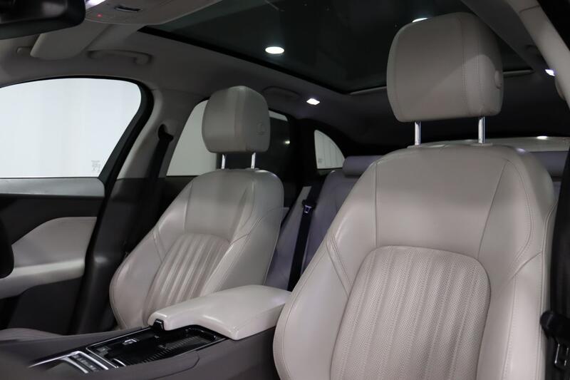 JAGUAR F-PACE 2.0 D180 Portfolio 2017
