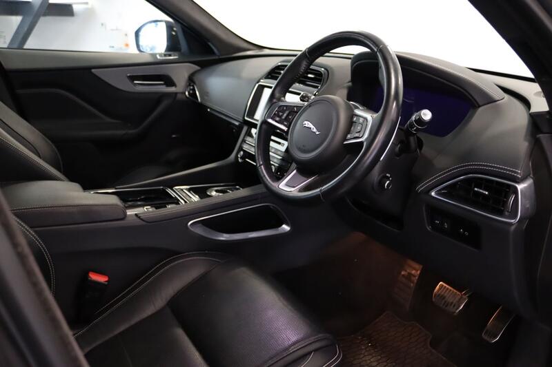 JAGUAR F-PACE 2.0 D180 Chequered Flag 2020