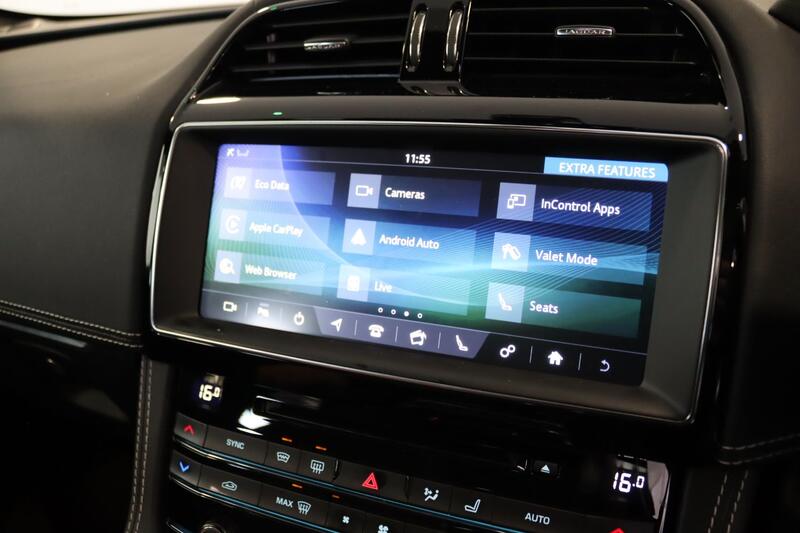 JAGUAR F-PACE 2.0 D180 Chequered Flag 2020