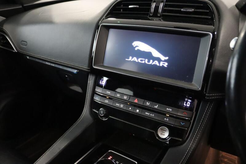 JAGUAR F-PACE 2.0 D180 R-Sport 2018