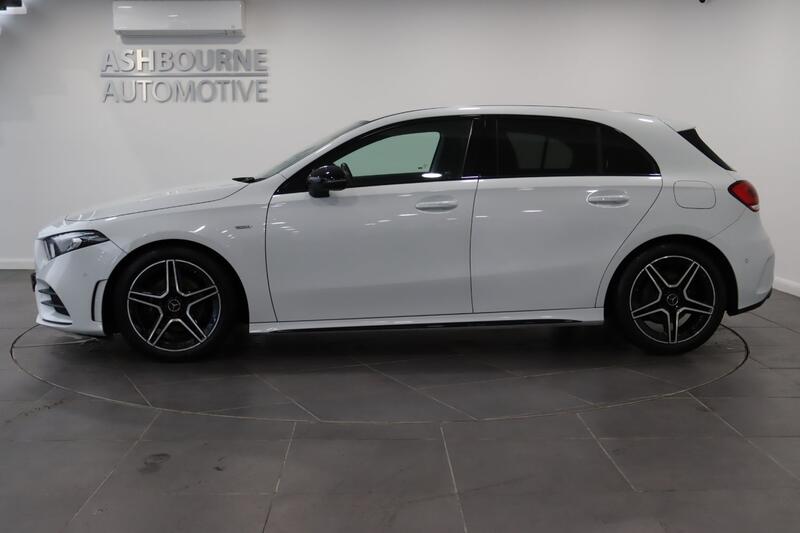 MERCEDES-BENZ A CLASS 1.3 A200 AMG Line Edition 2022