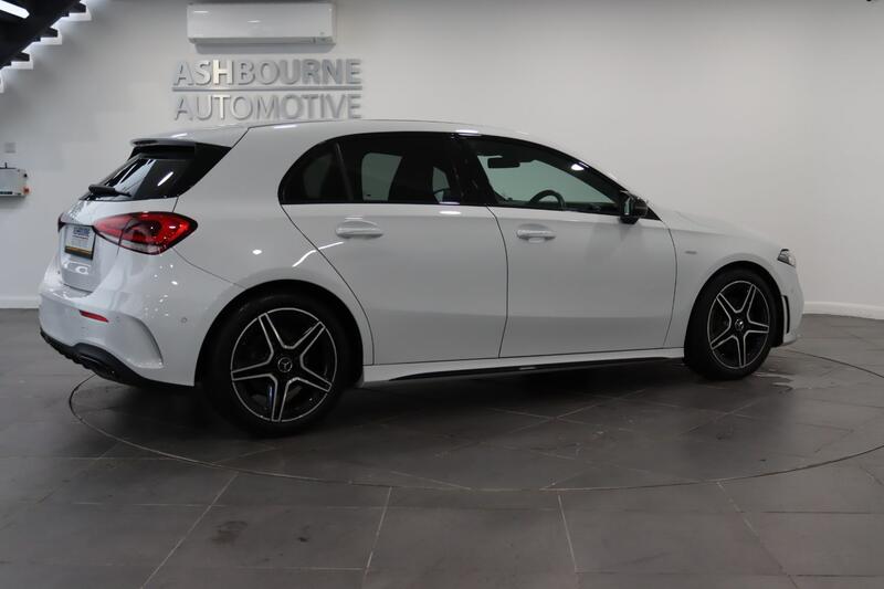 MERCEDES-BENZ A CLASS 1.3 A200 AMG Line Edition 2022