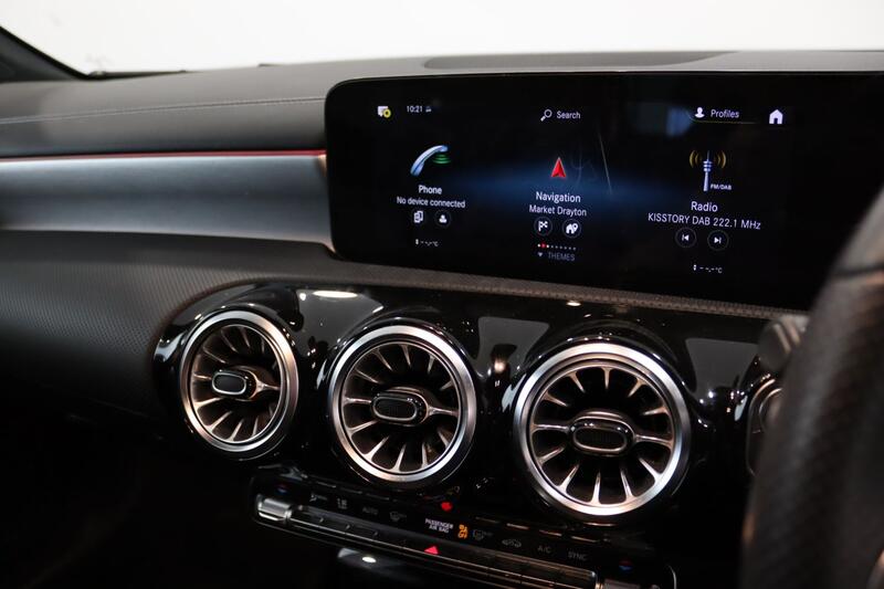 MERCEDES-BENZ A CLASS 1.3 A200 AMG Line Edition 2022