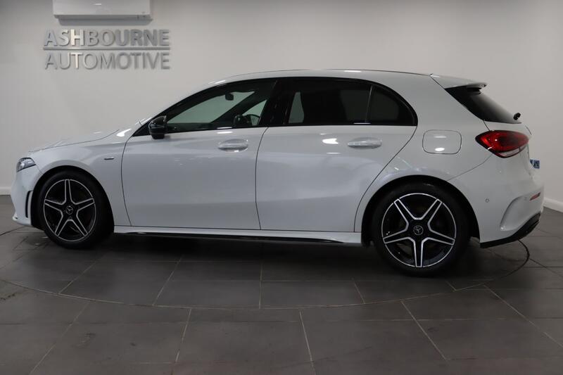 MERCEDES-BENZ A CLASS 1.3 A200 AMG Line Edition 2022