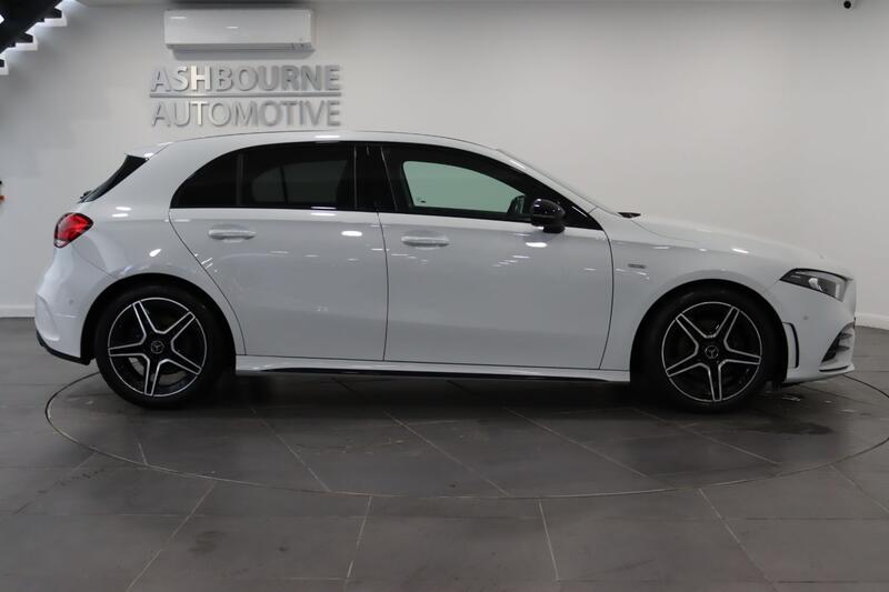 MERCEDES-BENZ A CLASS 1.3 A200 AMG Line Edition 2022