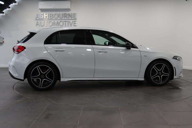 MERCEDES-BENZ A CLASS 1.3 A200 AMG Line Edition 2022