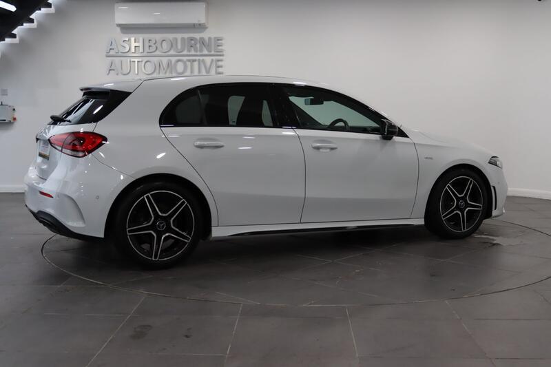 MERCEDES-BENZ A CLASS 1.3 A200 AMG Line Edition 2022
