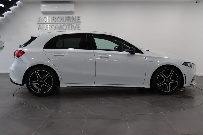 MERCEDES-BENZ A CLASS 1.3 A200 AMG Line Edition 2022