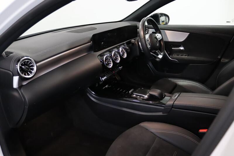 MERCEDES-BENZ A CLASS 1.3 A200 AMG Line Edition 2022