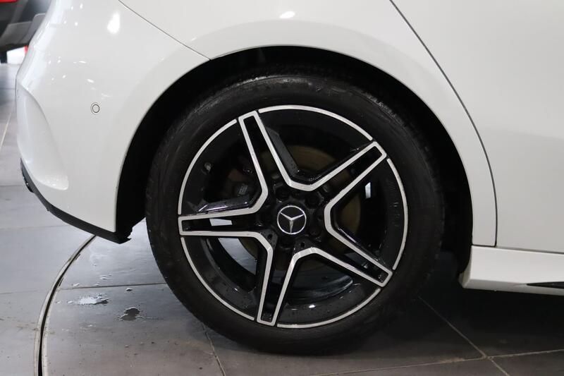 MERCEDES-BENZ A CLASS 1.3 A200 AMG Line Edition 2022
