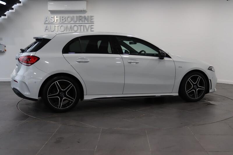 MERCEDES-BENZ A CLASS 1.3 A200 AMG Line Edition 2022