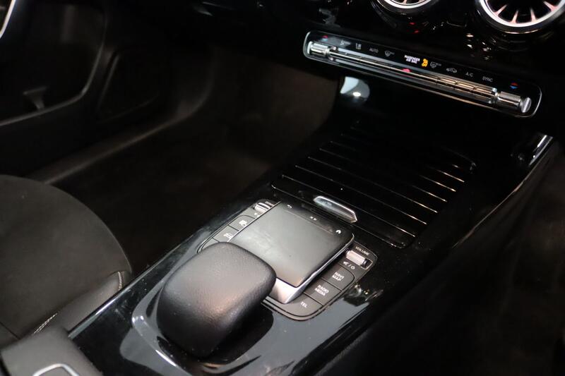 MERCEDES-BENZ A CLASS 1.3 A200 AMG Line Edition 2022