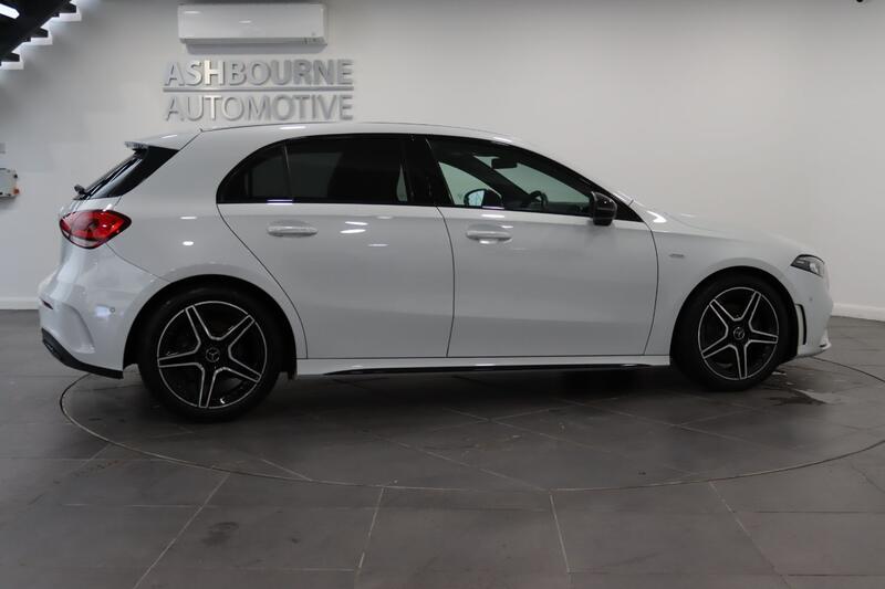 MERCEDES-BENZ A CLASS 1.3 A200 AMG Line Edition 2022