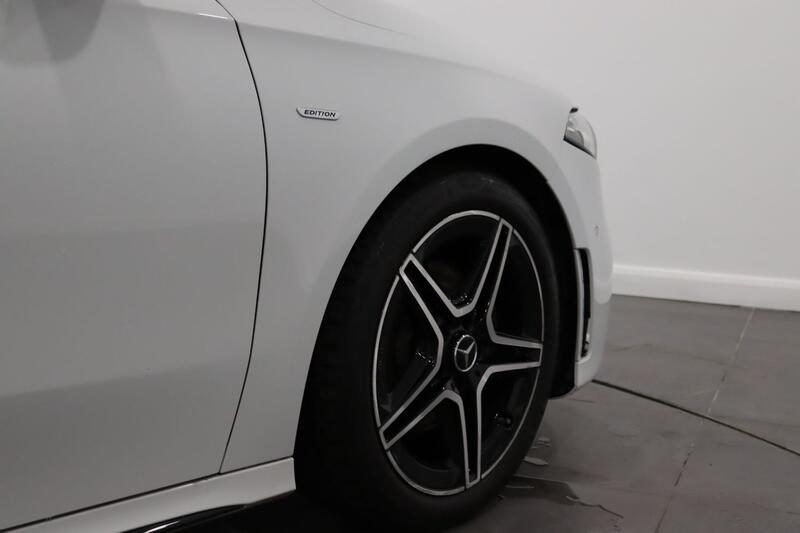 MERCEDES-BENZ A CLASS 1.3 A200 AMG Line Edition 2022