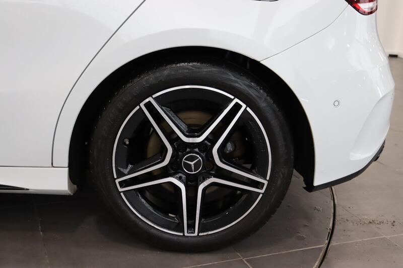 MERCEDES-BENZ A CLASS 1.3 A200 AMG Line Edition 2022