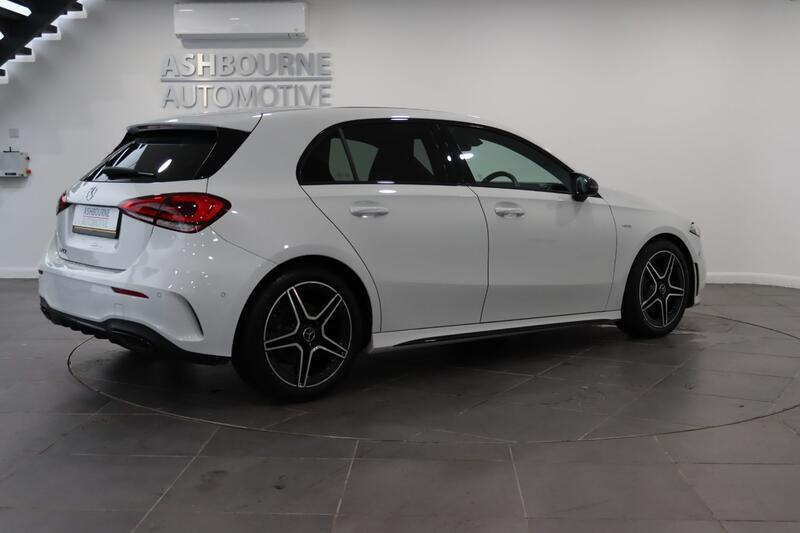 MERCEDES-BENZ A CLASS 1.3 A200 AMG Line Edition 2022