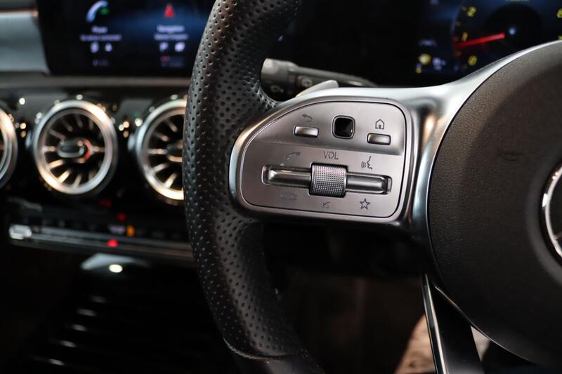 MERCEDES-BENZ A CLASS 1.3 A200 AMG Line Edition 2022