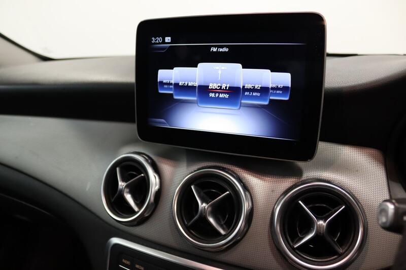 MERCEDES-BENZ GLA CLASS 1.6 GLA200 Sport 2019