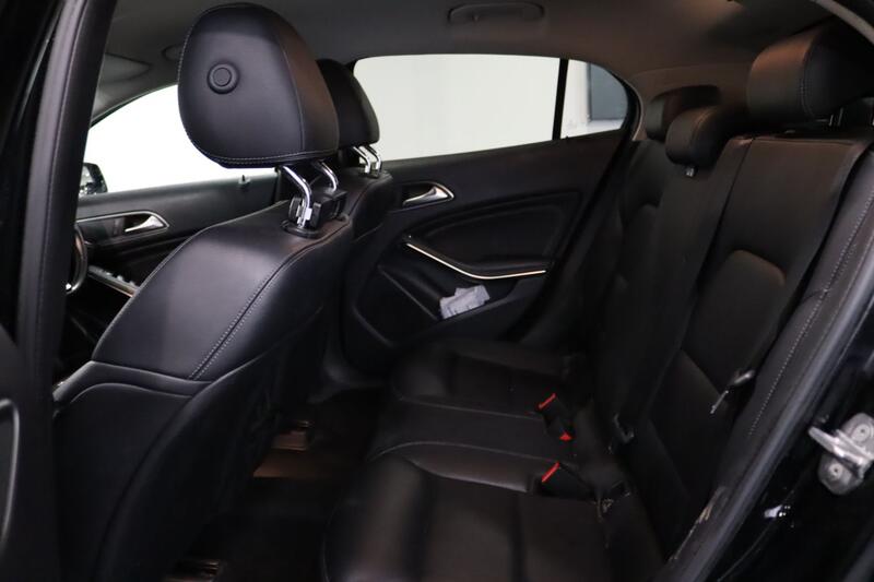 MERCEDES-BENZ GLA CLASS 1.6 GLA200 Sport 2019