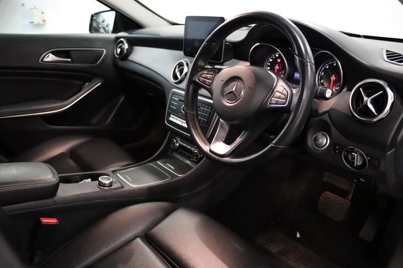 MERCEDES-BENZ GLA CLASS 1.6 GLA200 Sport 2019