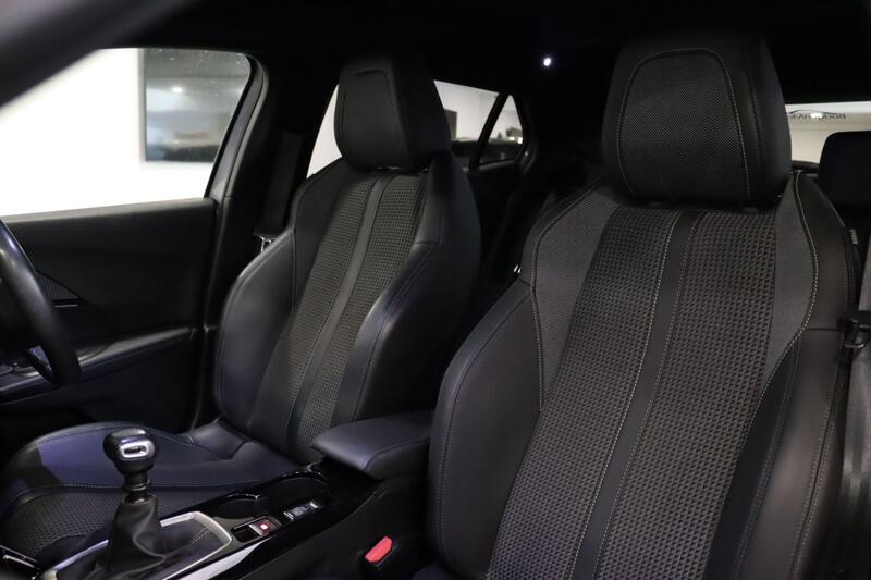 PEUGEOT 2008 1.2 PureTech GT 2021