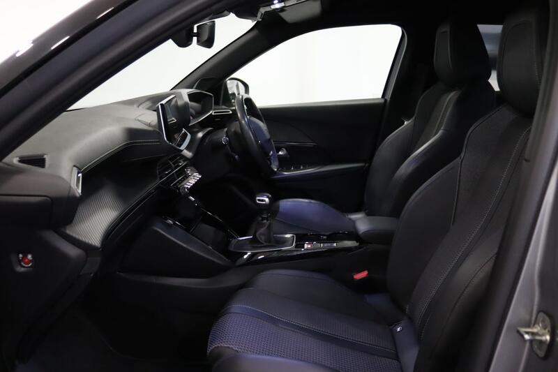 PEUGEOT 2008 1.2 PureTech GT 2021